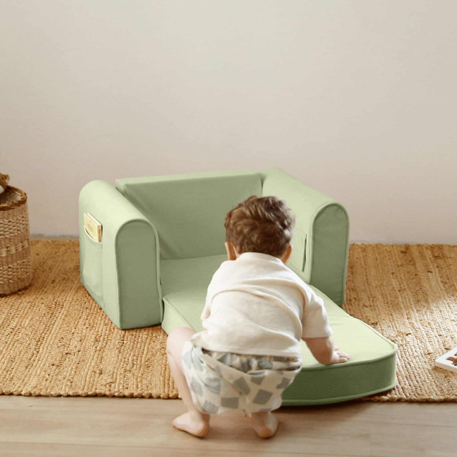 Video of child folding the chair