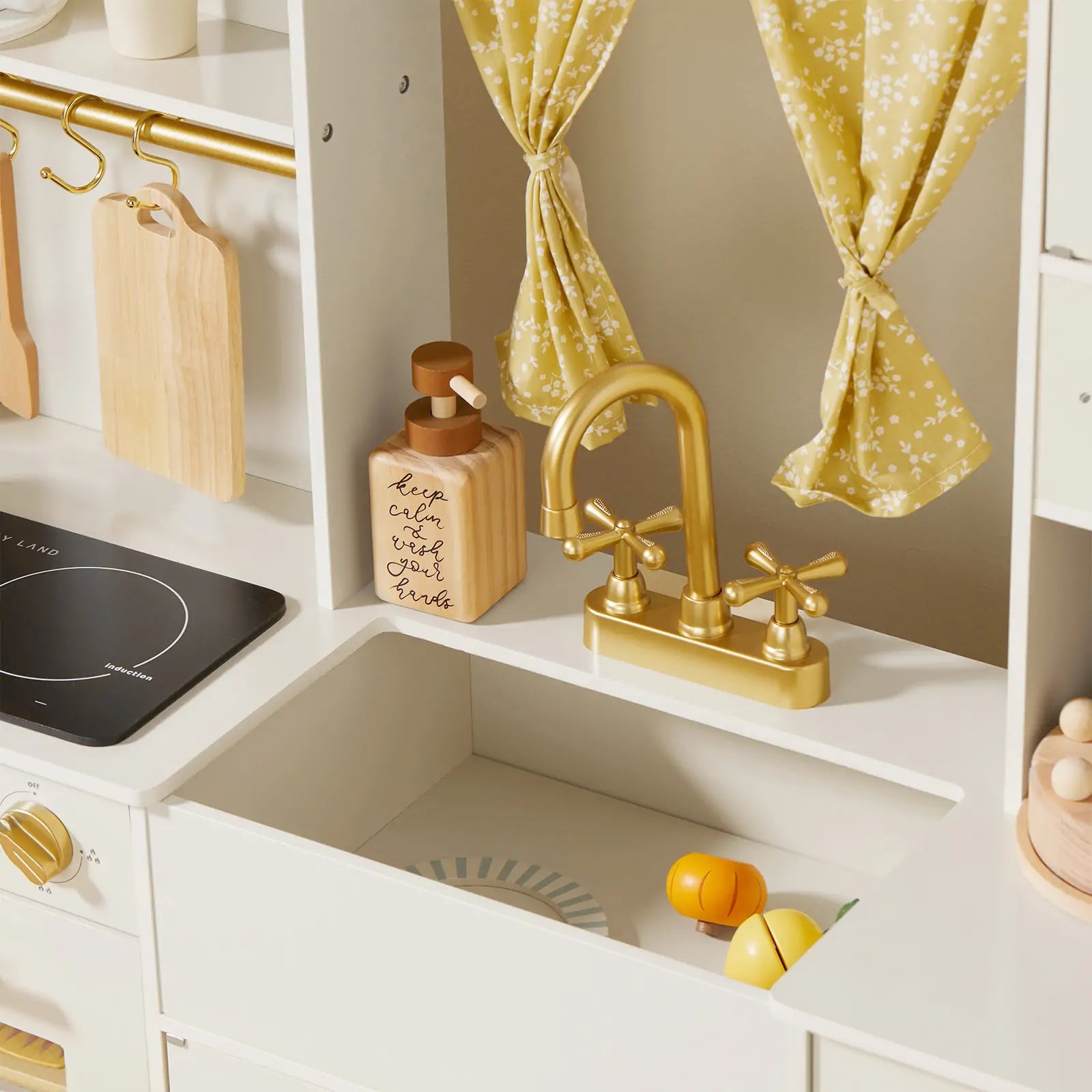 Play kitchen sink area